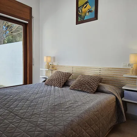 Encantadora Casa En L'escala Con Piscina Comunitaria - Hisp-236-105 * トレリャ・デ・モングリ